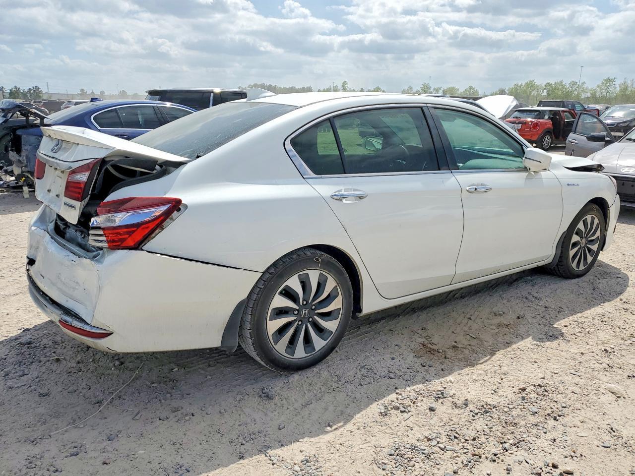 2017 HONDA ACCORD