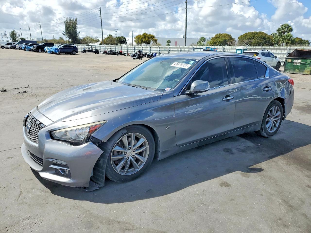 2015 INFINITI Q50