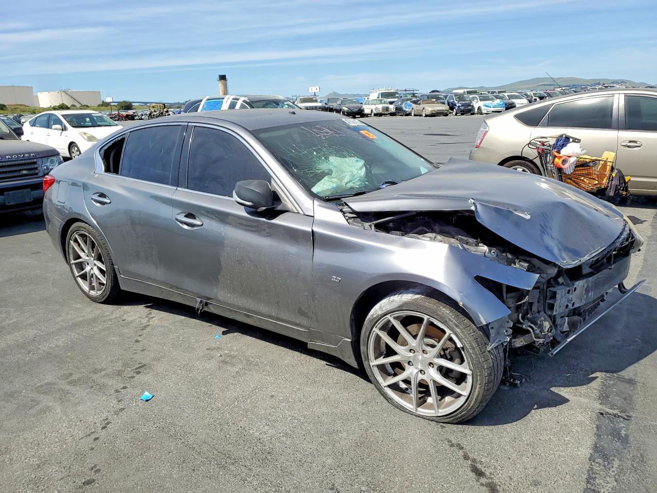 2014 INFINITI Q50