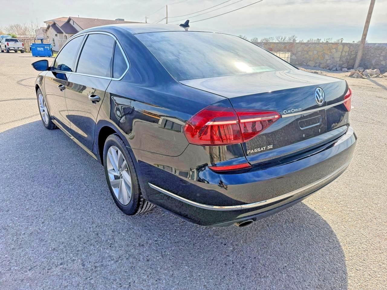 2018 VOLKSWAGEN Passat