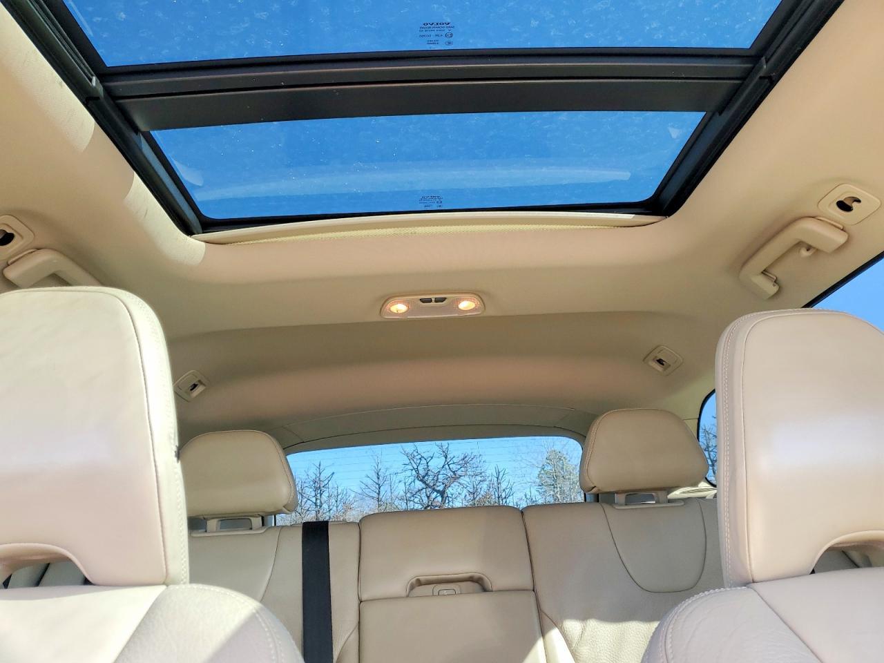 2011 VOLVO XC60
