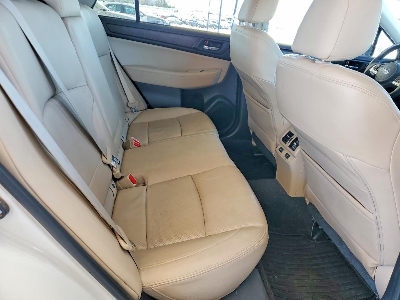 2015 SUBARU Outback
