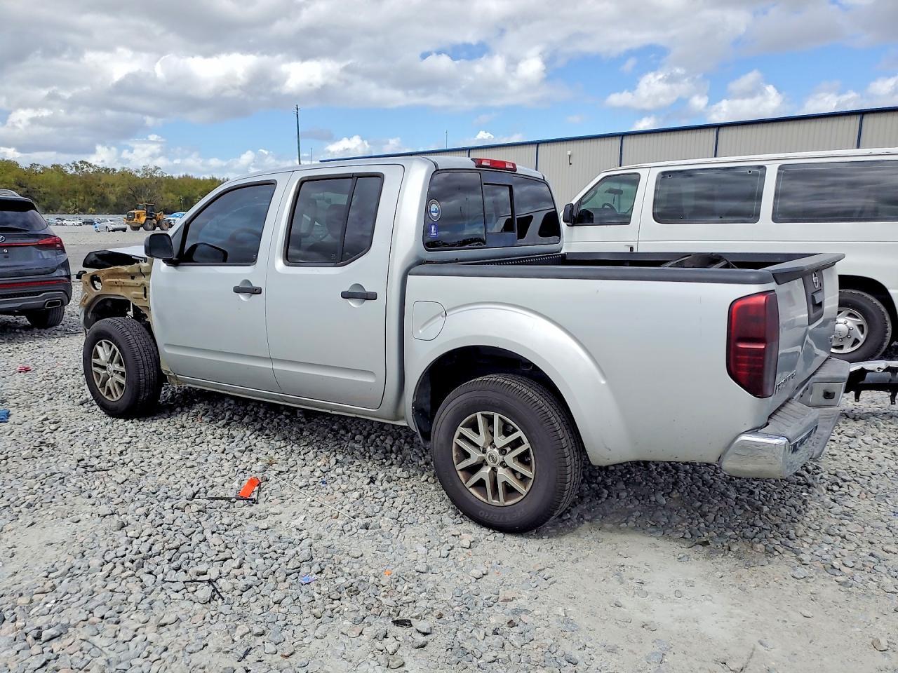 2017 NISSAN Frontier