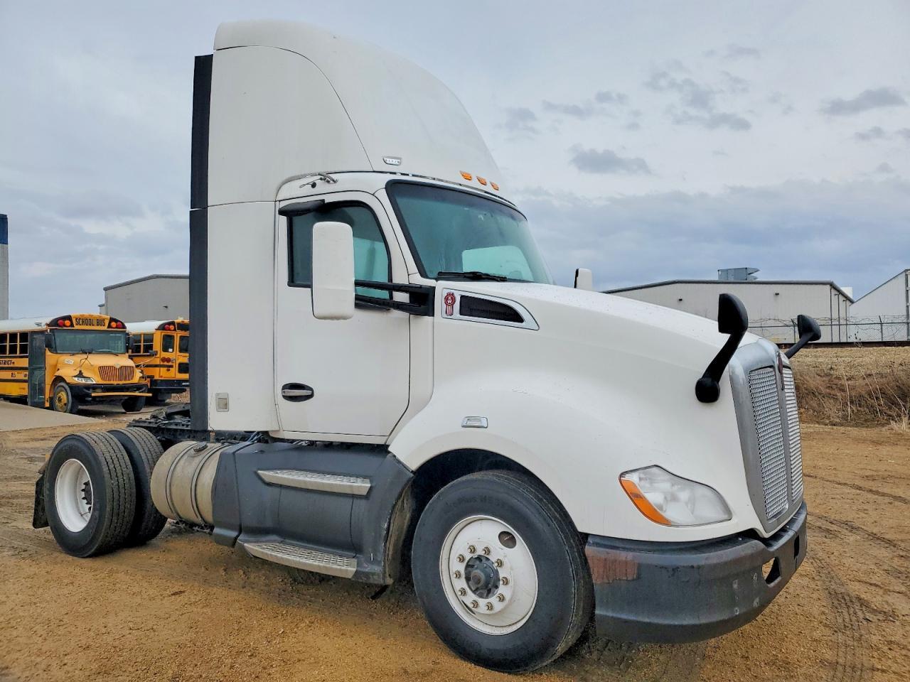 2016 KENWORTH T680