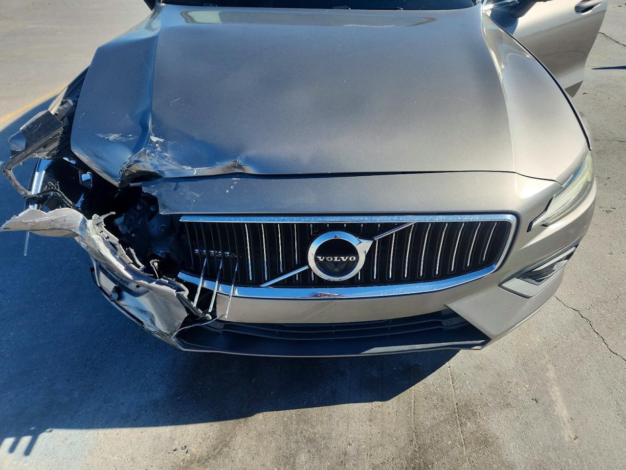 2019 VOLVO S60