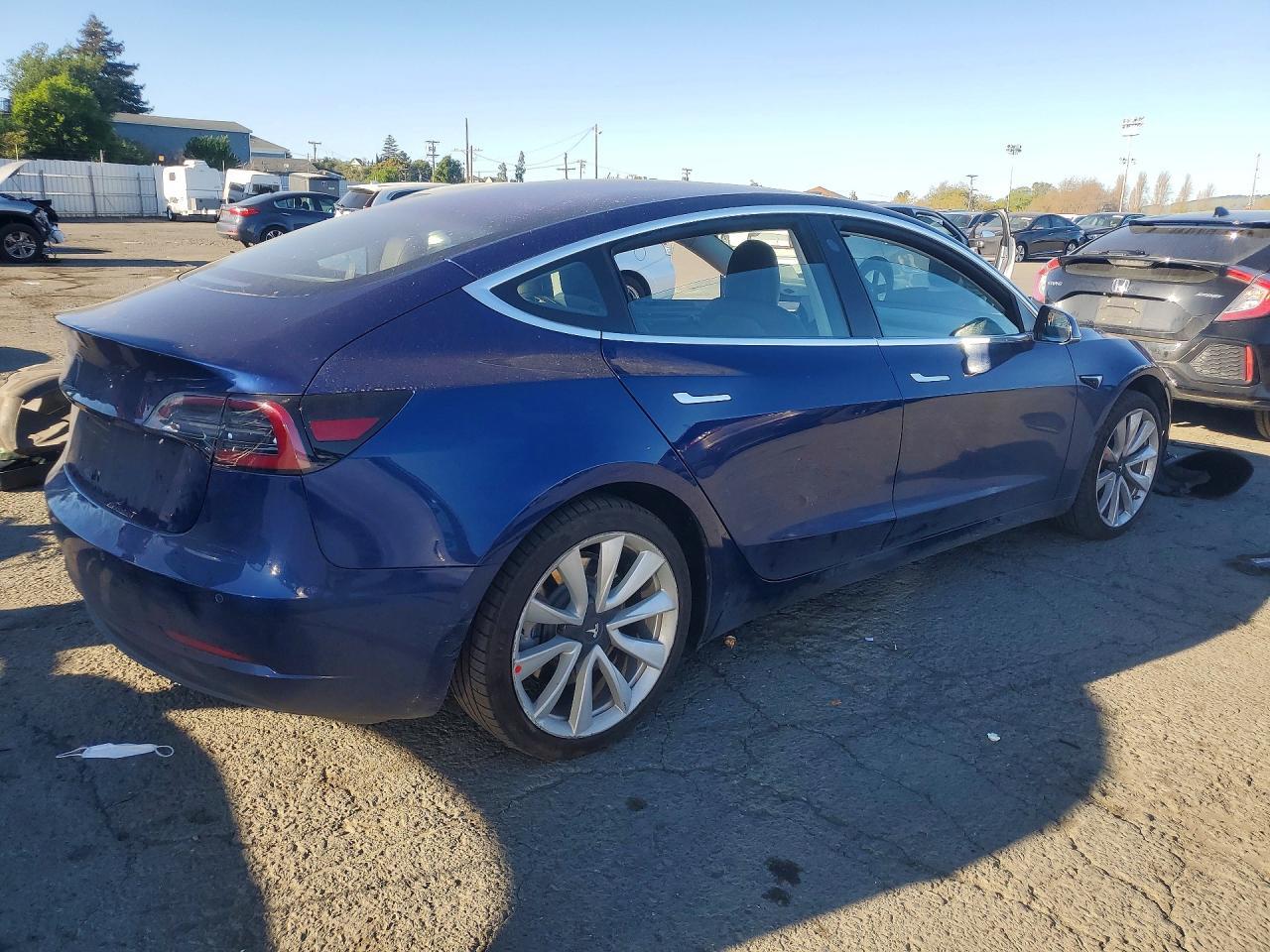 2018 TESLA MODEL 3