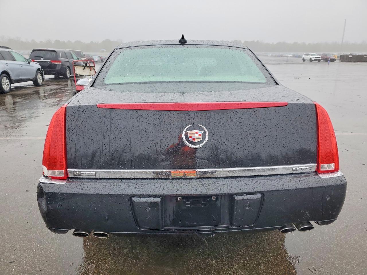 2011 CADILLAC DTS