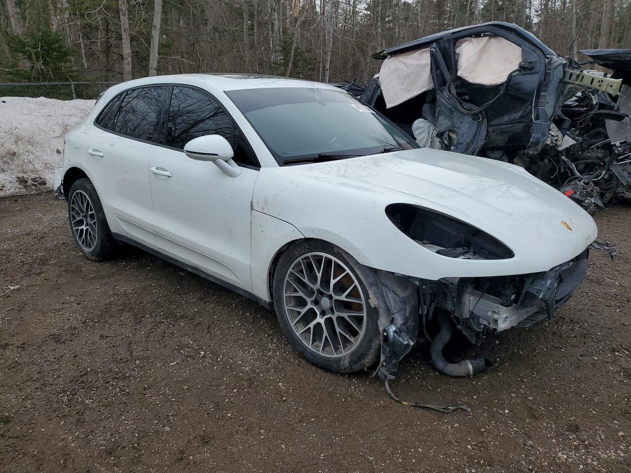 2018 PORSCHE Macan
