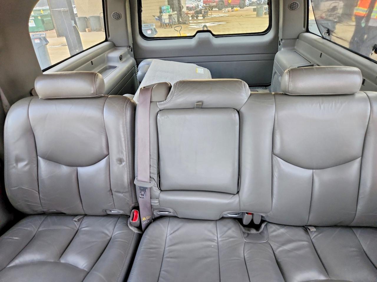 2003 CHEVROLET Suburban