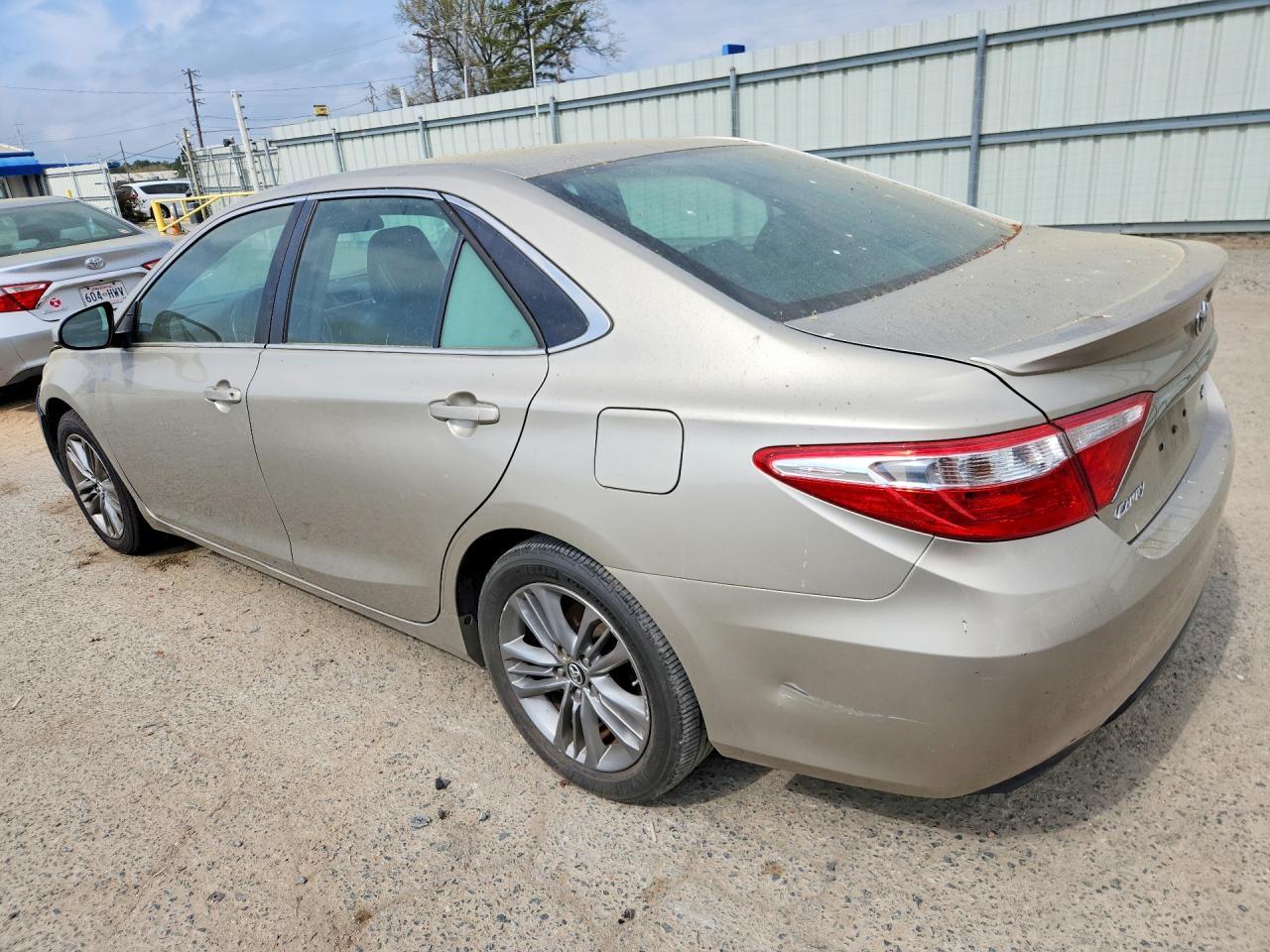 2016 TOYOTA CAMRY
