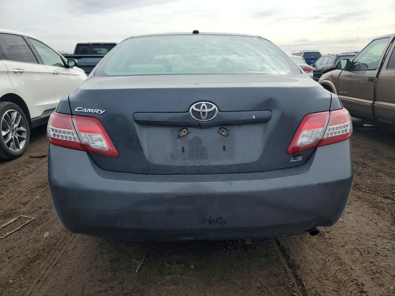 2011 TOYOTA CAMRY