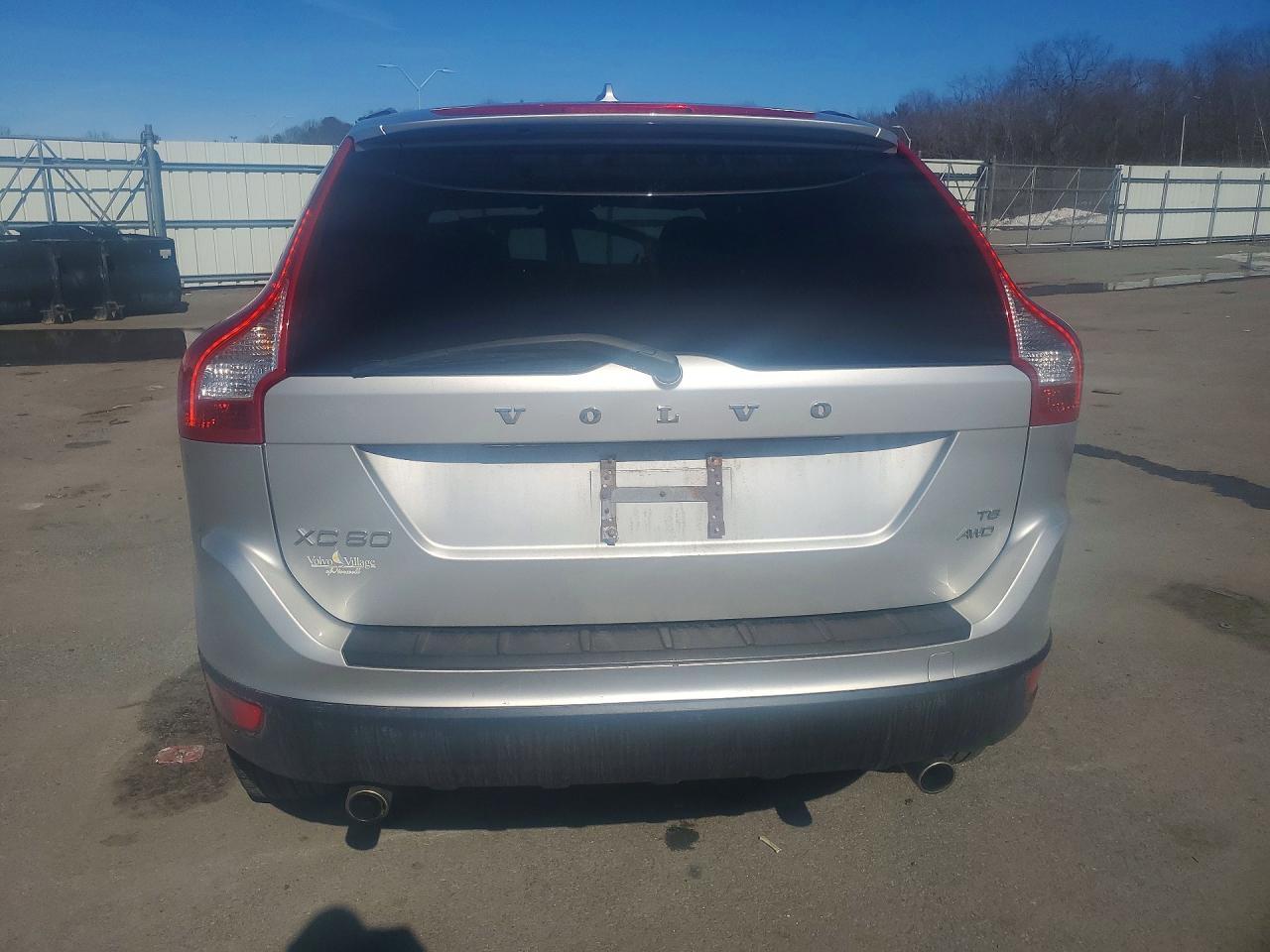 2010 VOLVO XC60