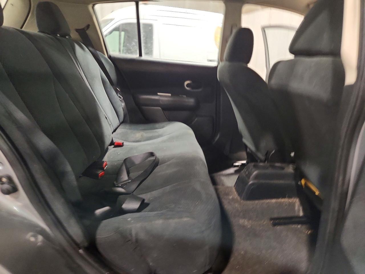 2011 NISSAN VERSA