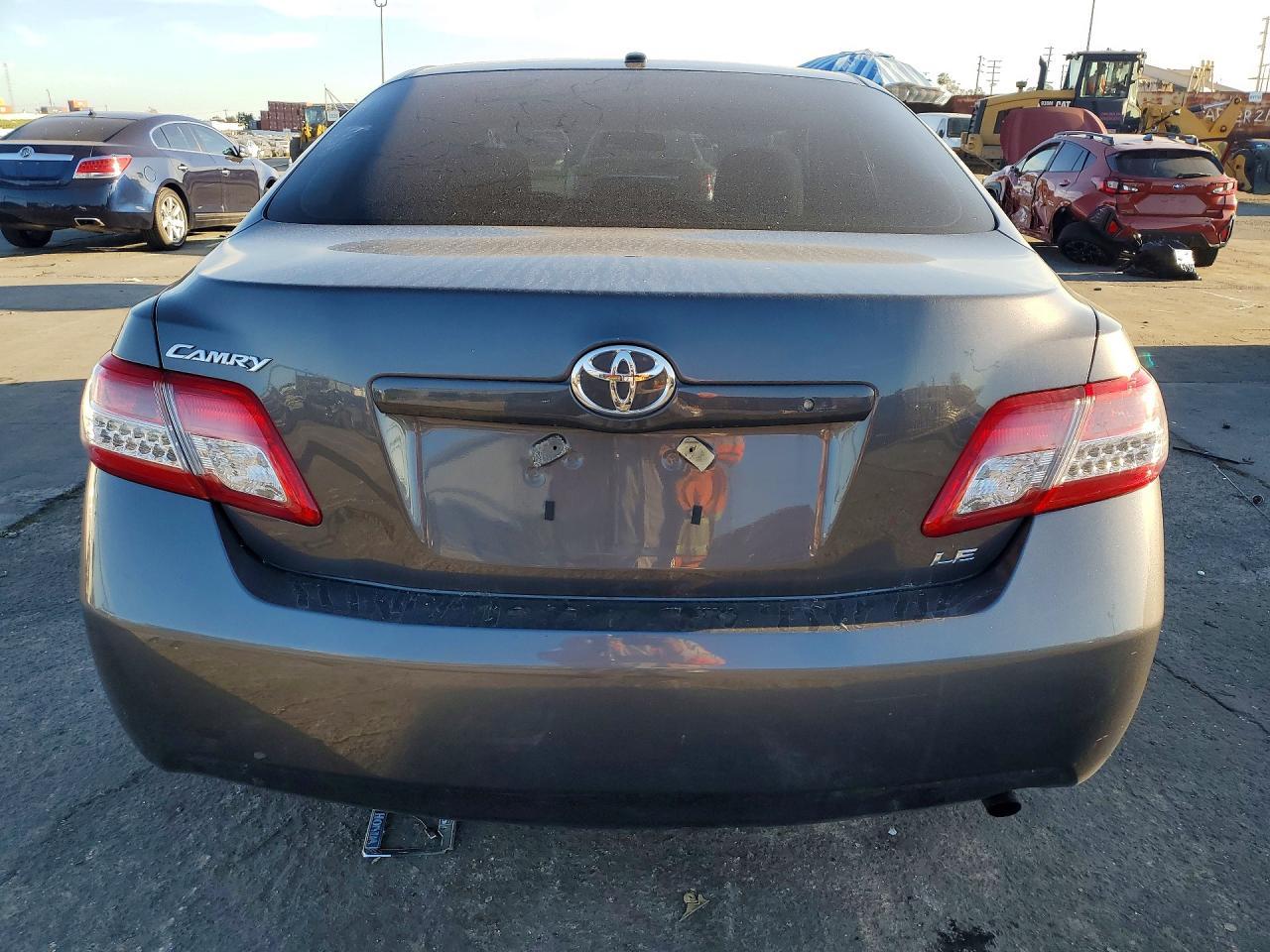 2011 TOYOTA CAMRY