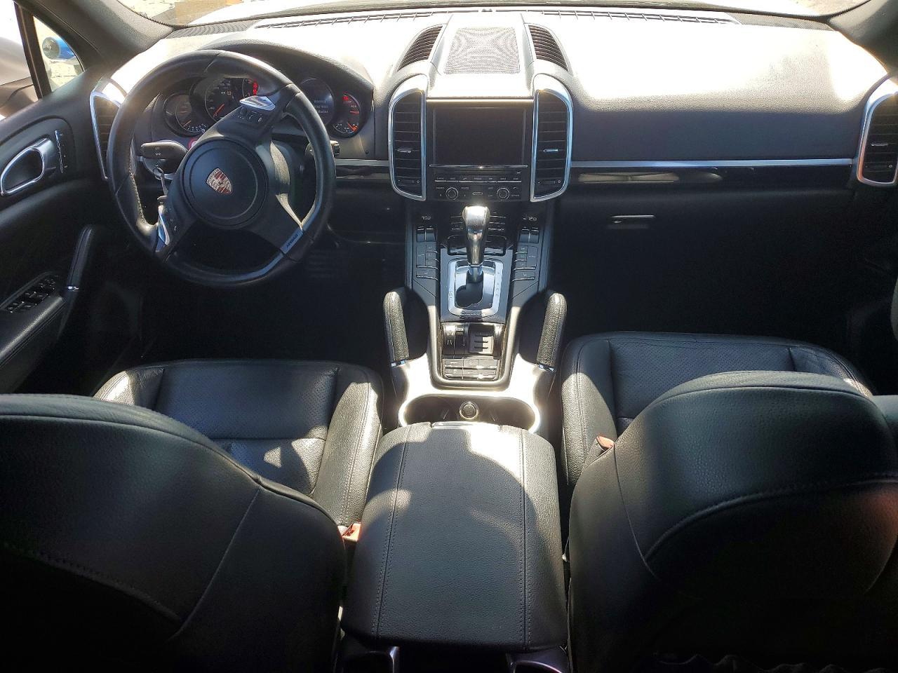 2011 PORSCHE CAYENNE