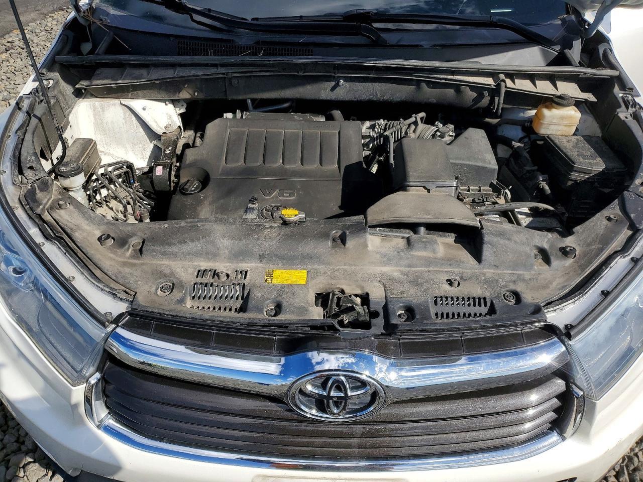 2015 TOYOTA HIGHLANDER