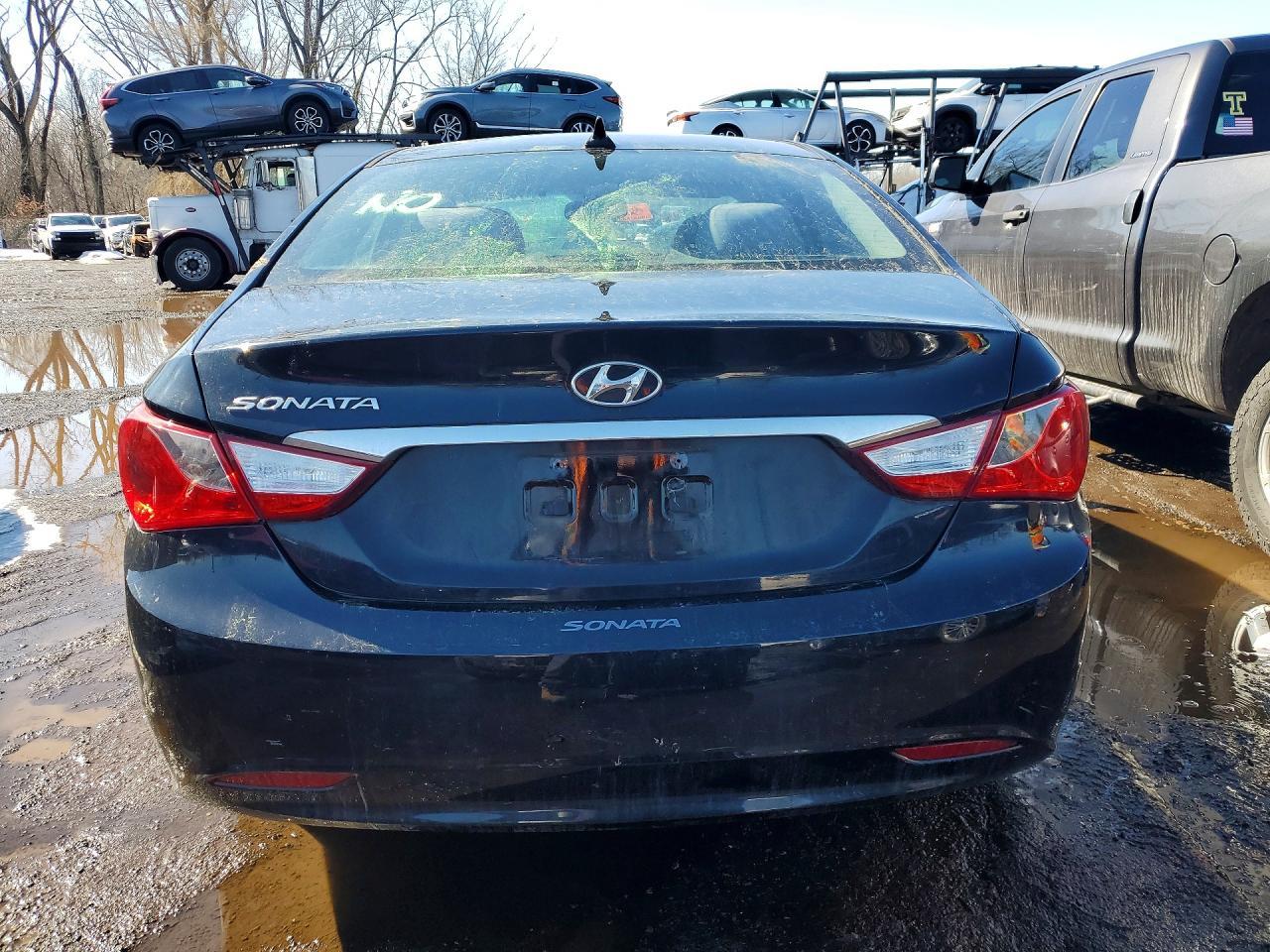 2011 HYUNDAI SONATA