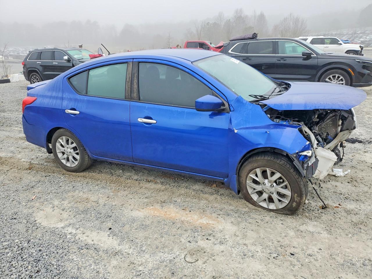 2017 NISSAN VERSA