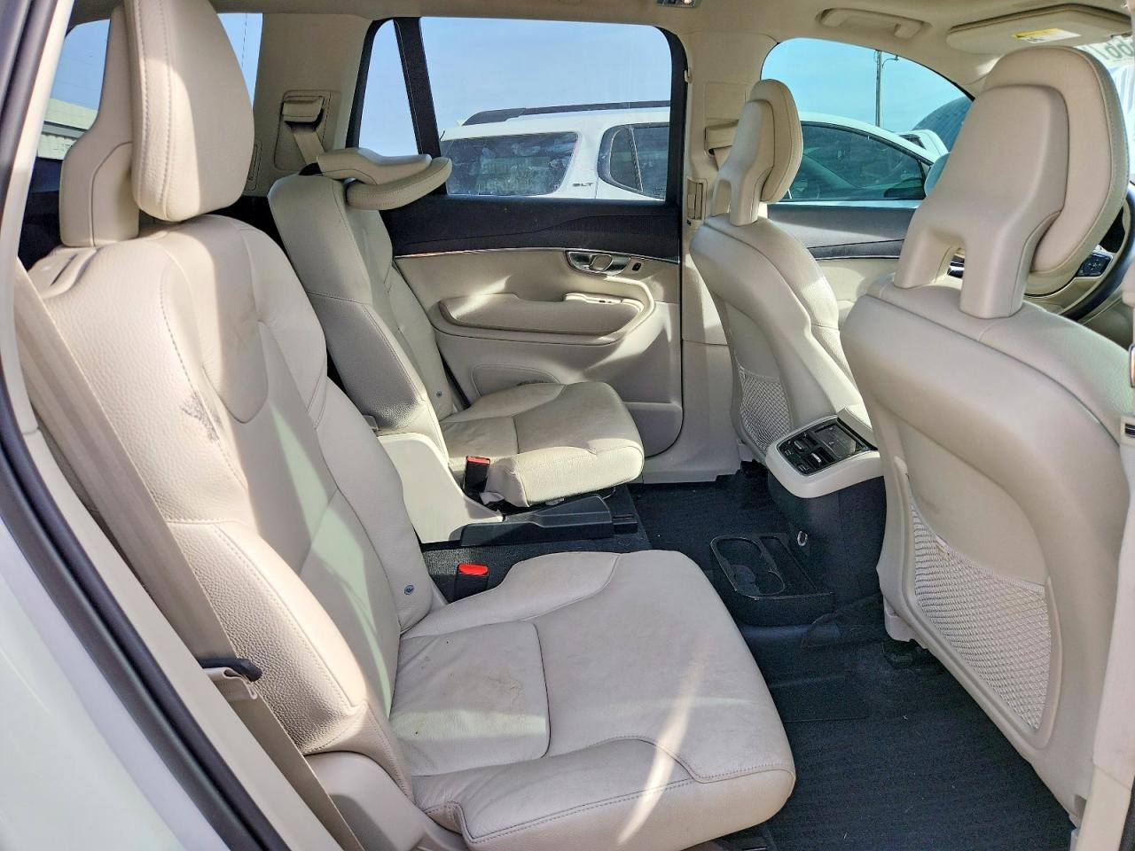 2020 VOLVO XC90