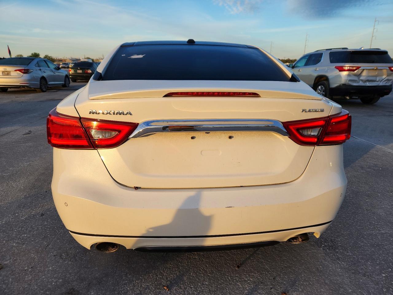 2017 NISSAN Maxima