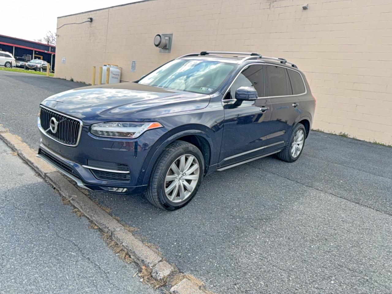 2016 VOLVO XC90