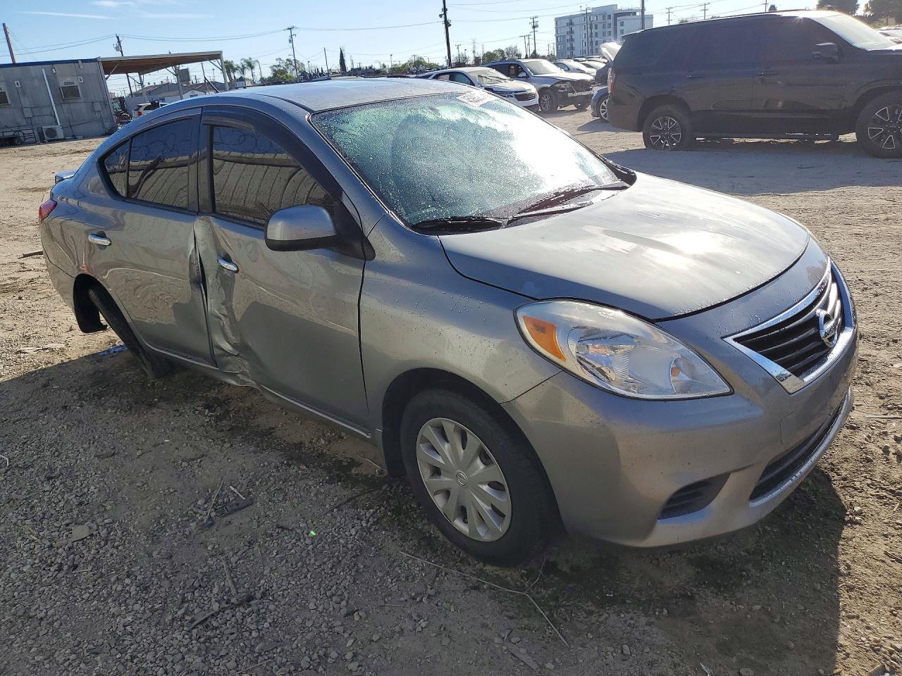 2014 NISSAN VERSA