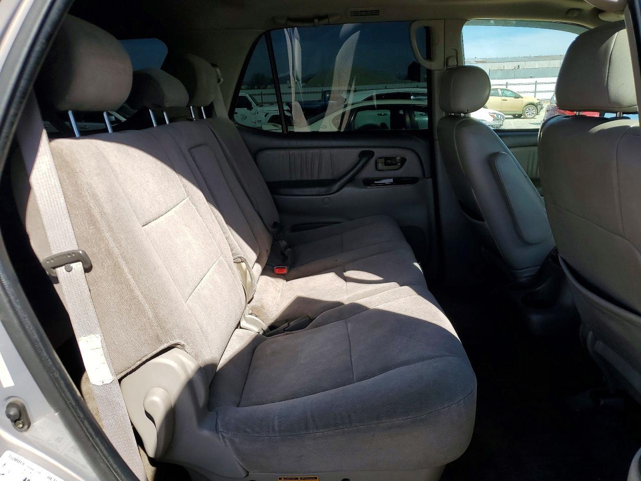 2001 TOYOTA Sequoia