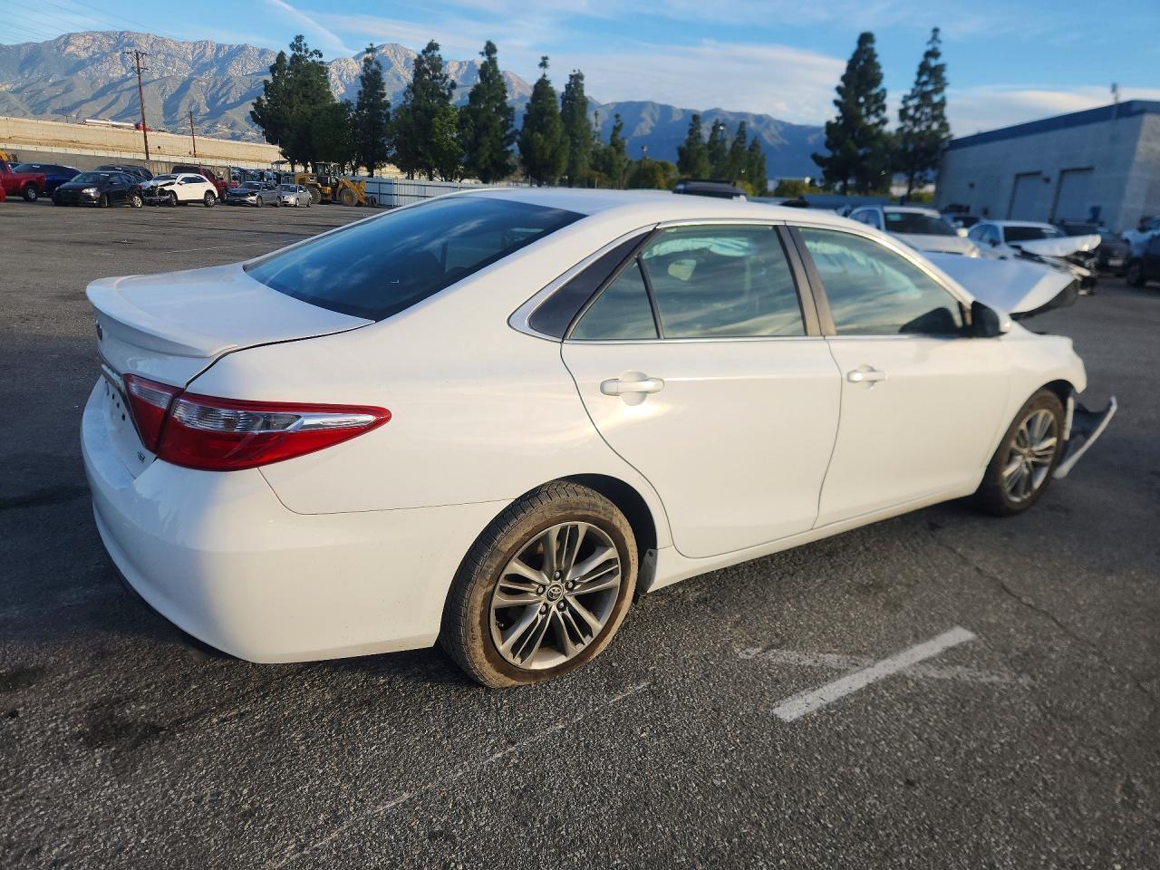 2015 TOYOTA CAMRY