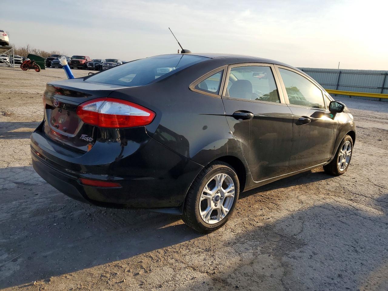 2015 FORD Fiesta