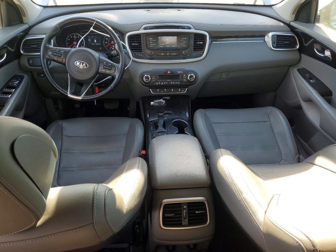 2016 KIA SORENTO