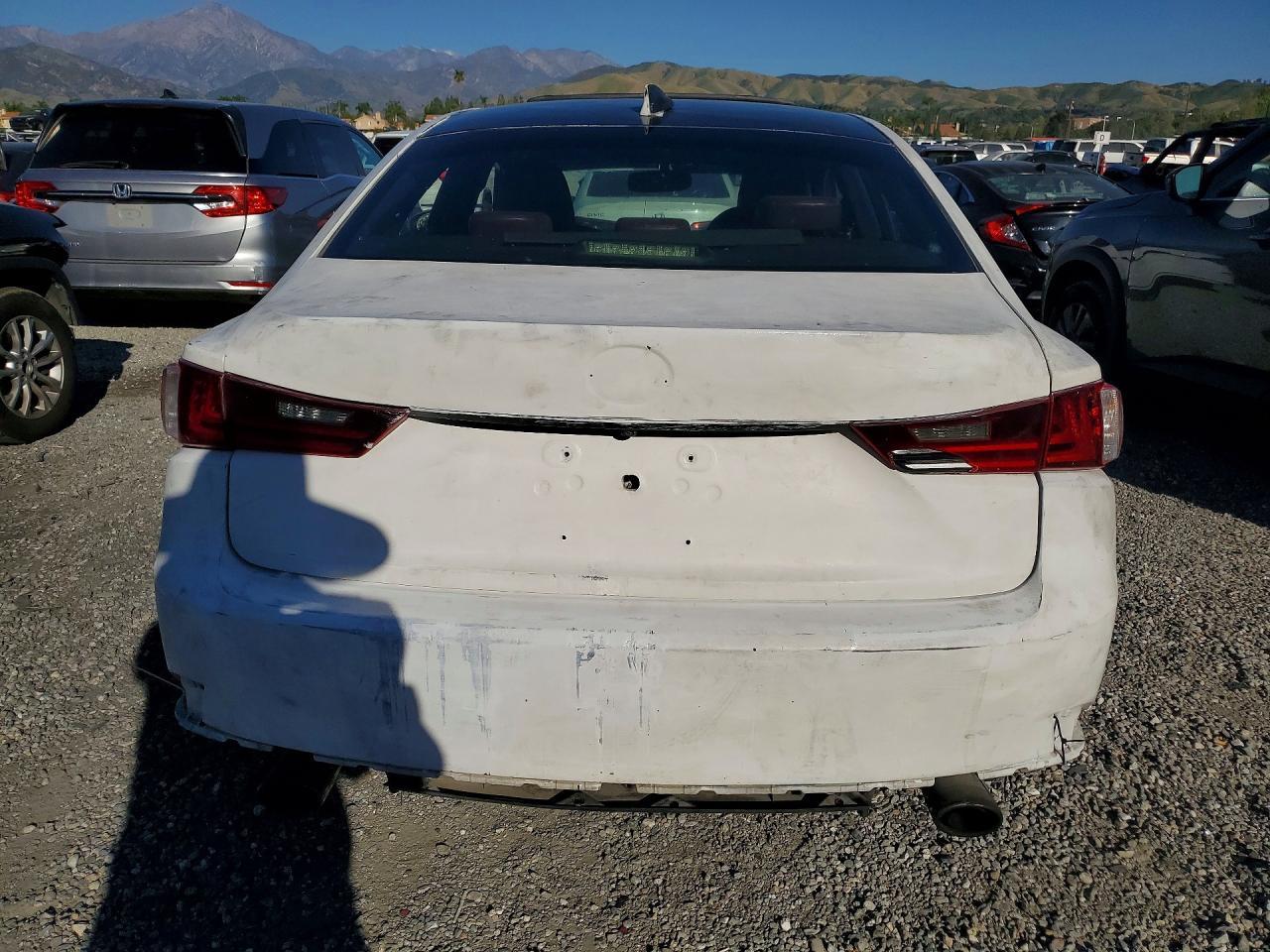 2016 LEXUS IS 200t