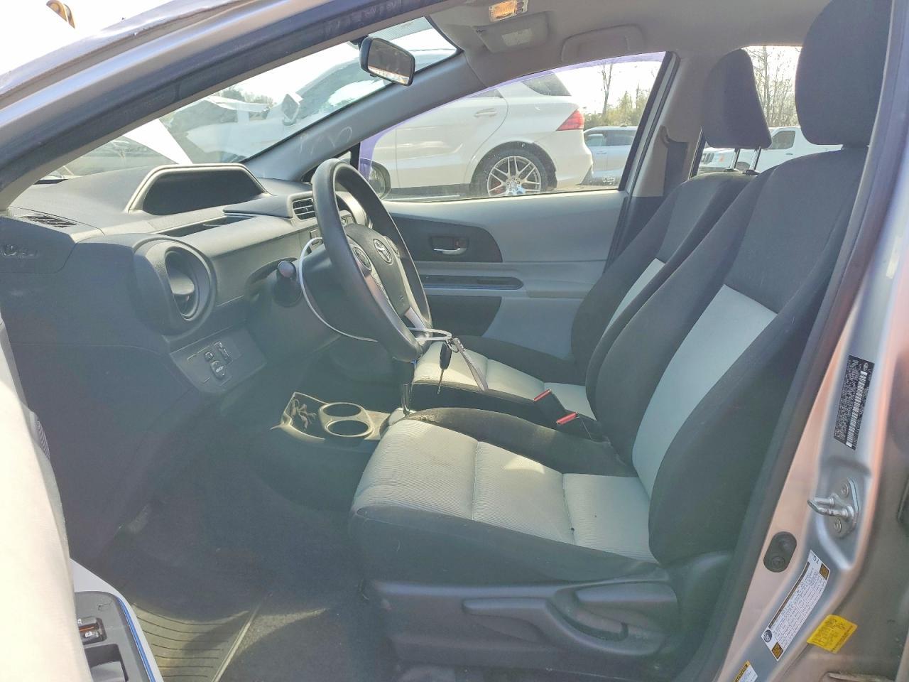 2013 TOYOTA Prius c