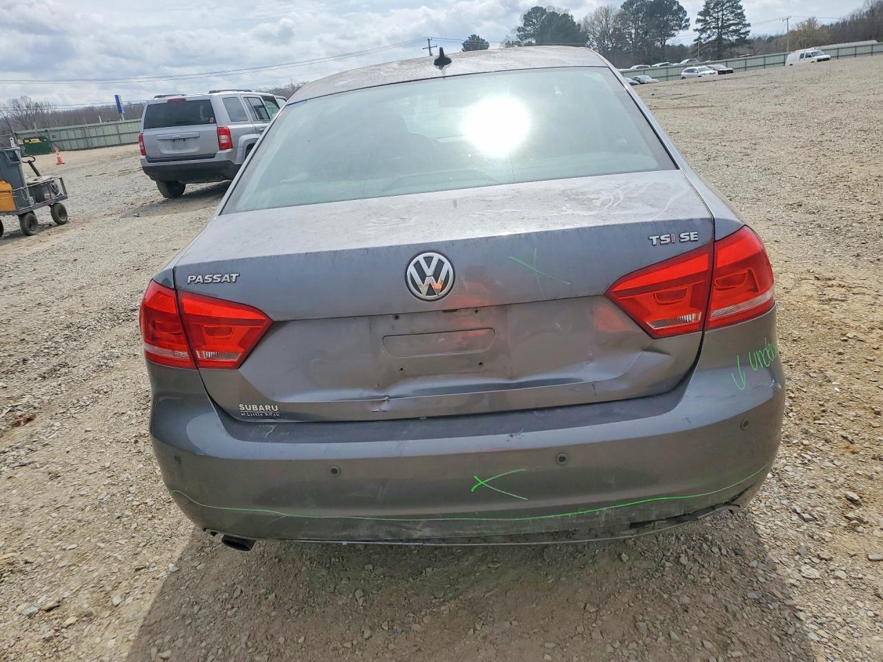 2014 VOLKSWAGEN Passat