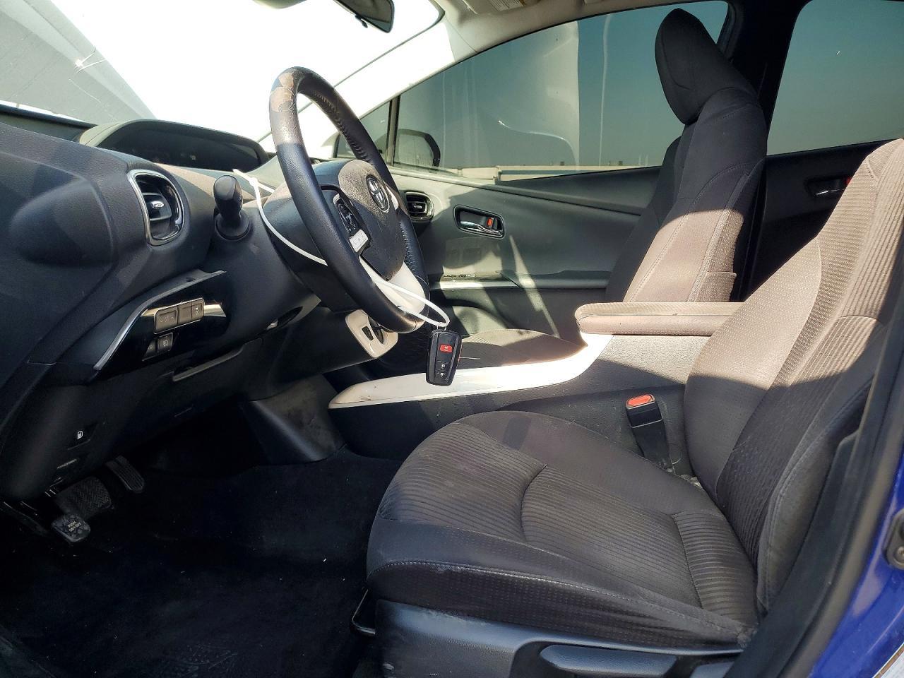 2016 TOYOTA PRIUS