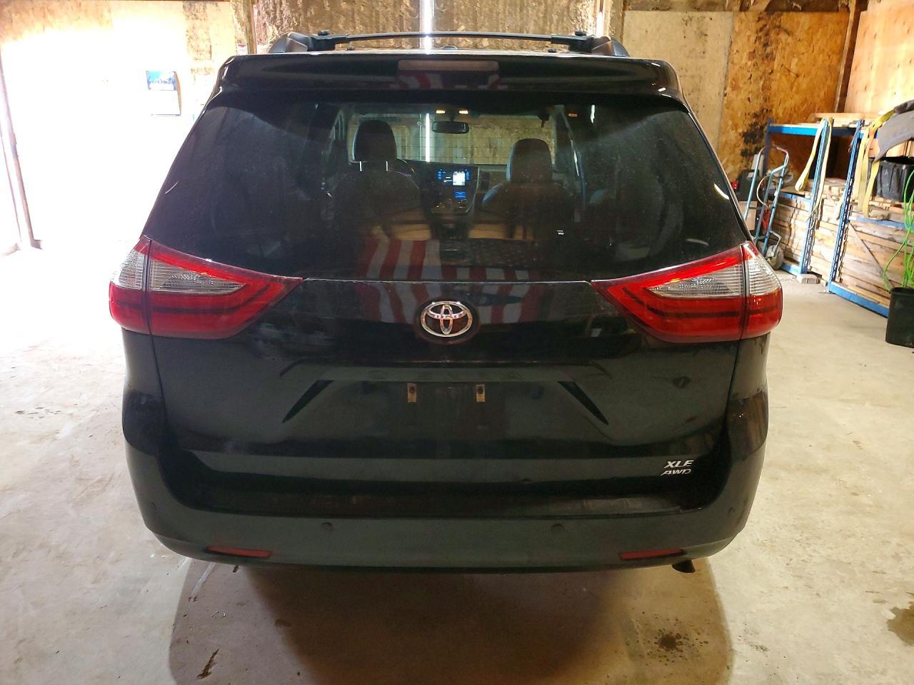 2017 TOYOTA SIENNA