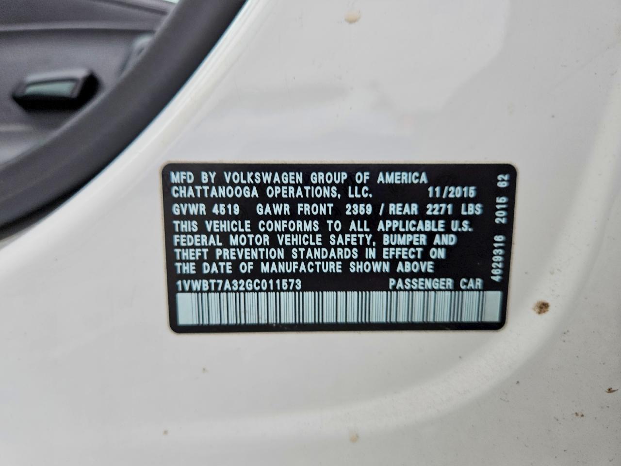 2016 VOLKSWAGEN Passat