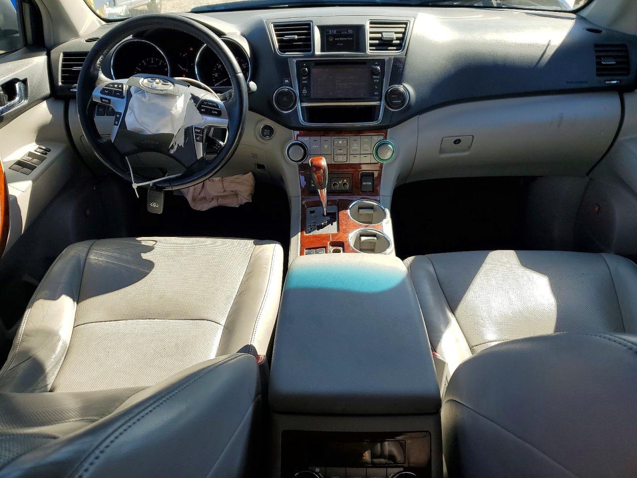 2013 TOYOTA HIGHLANDER