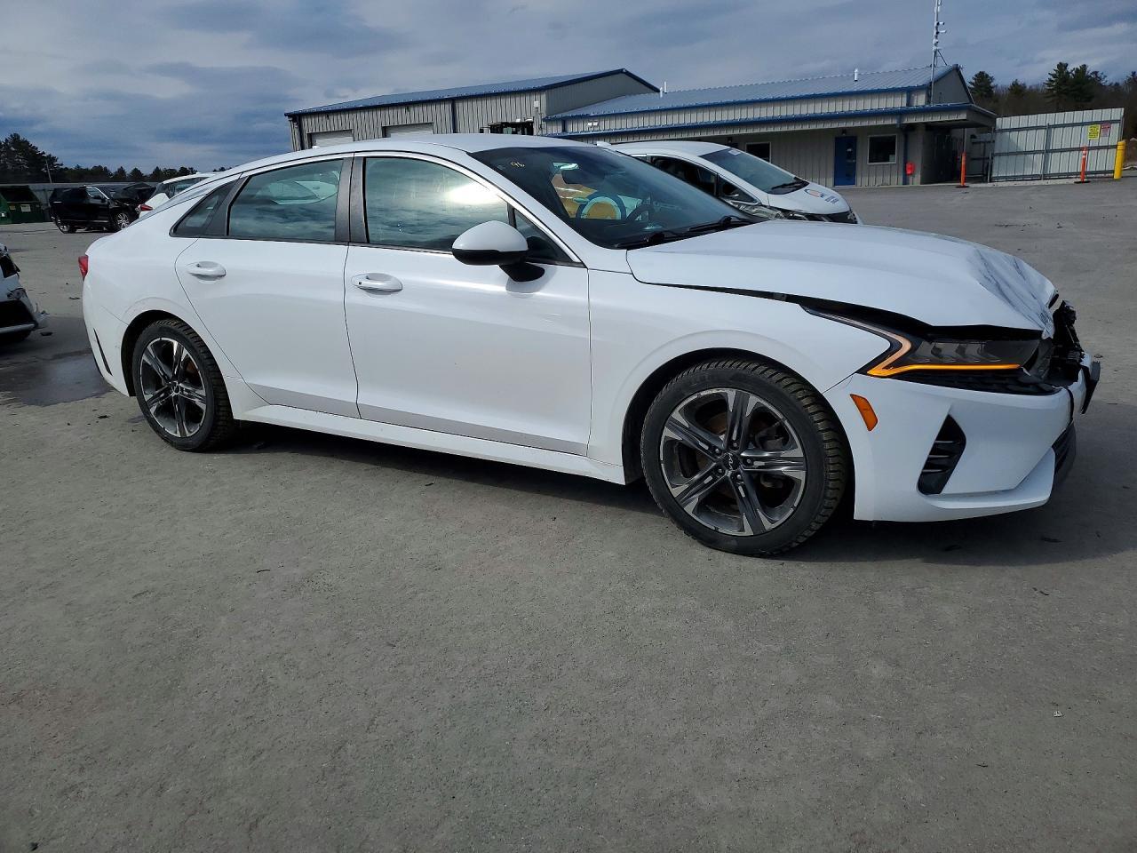 2022 KIA K5