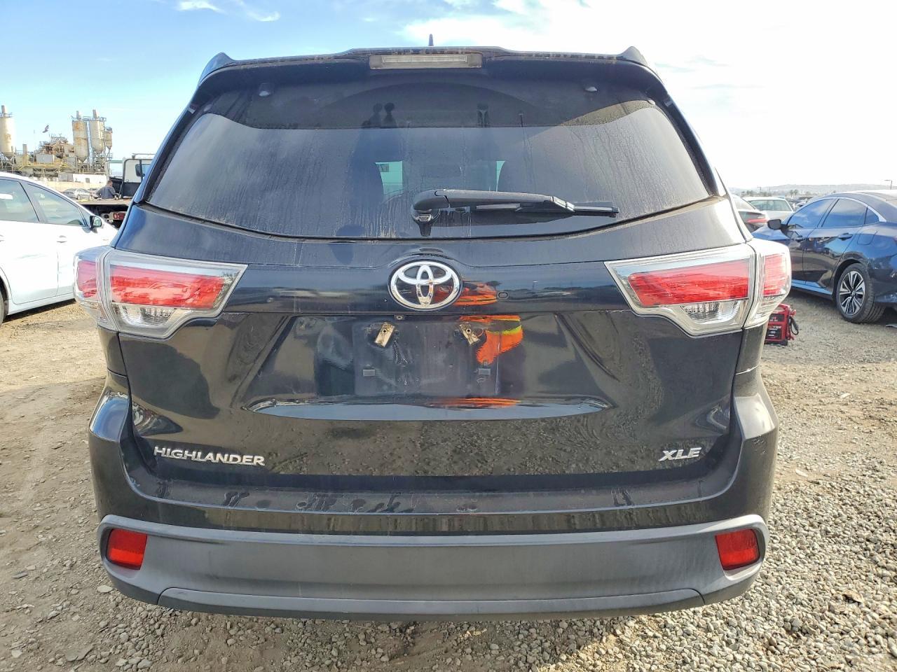 2016 TOYOTA HIGHLANDER