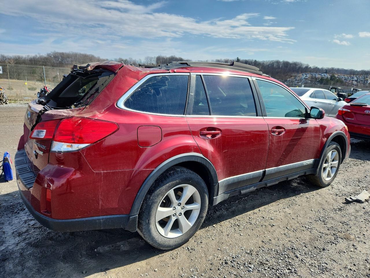 2014 SUBARU Outback