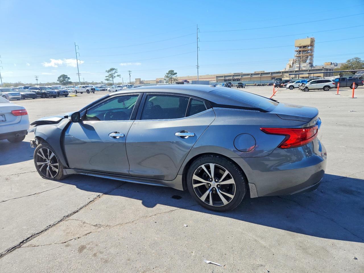 2017 NISSAN Maxima