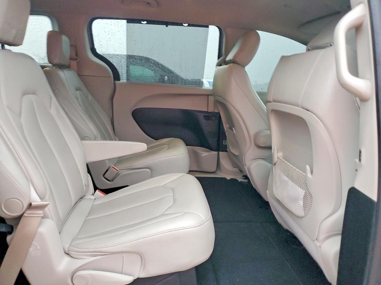 2021 CHRYSLER Voyager