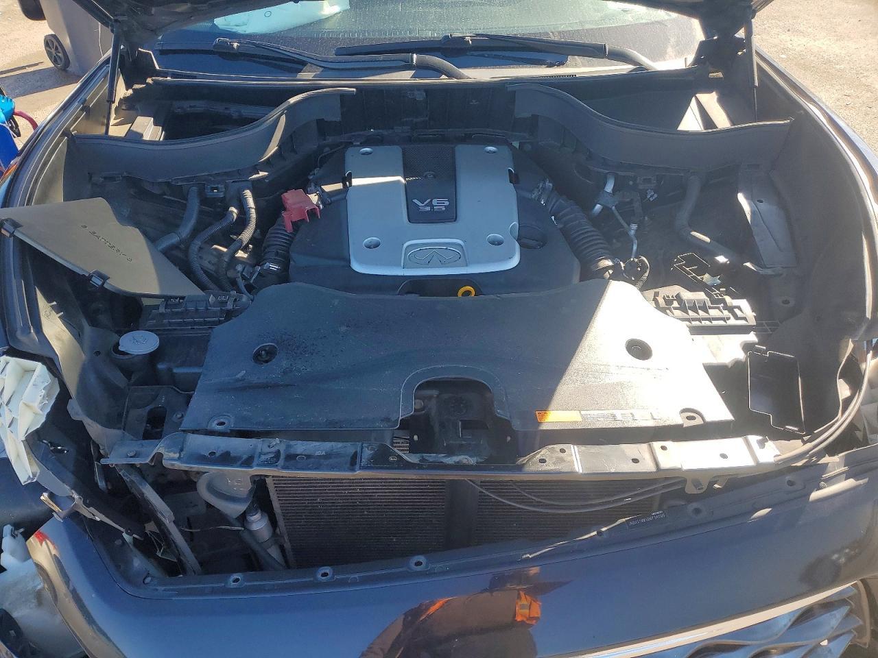 2011 INFINITI FX35