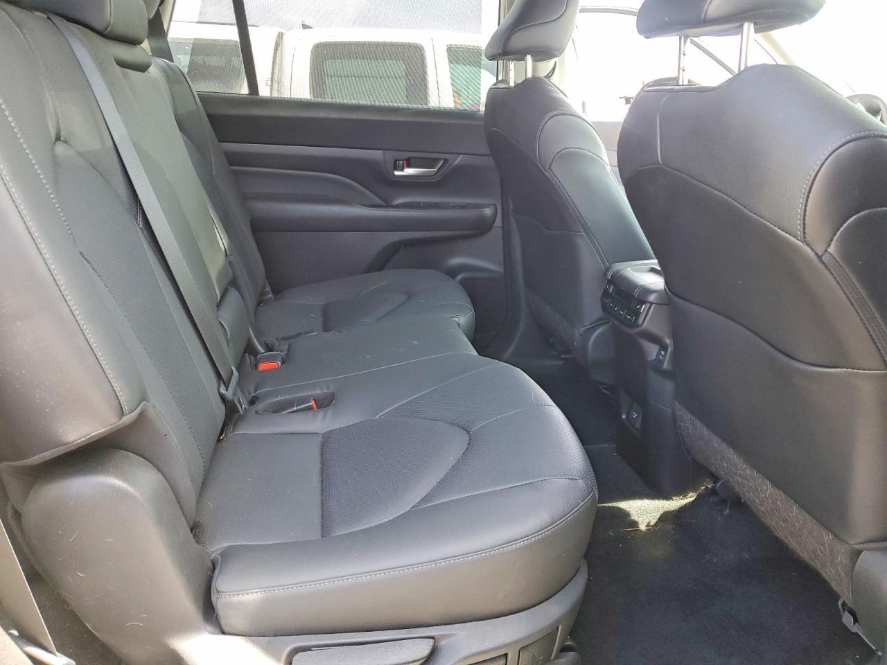 2024 TOYOTA HIGHLANDER