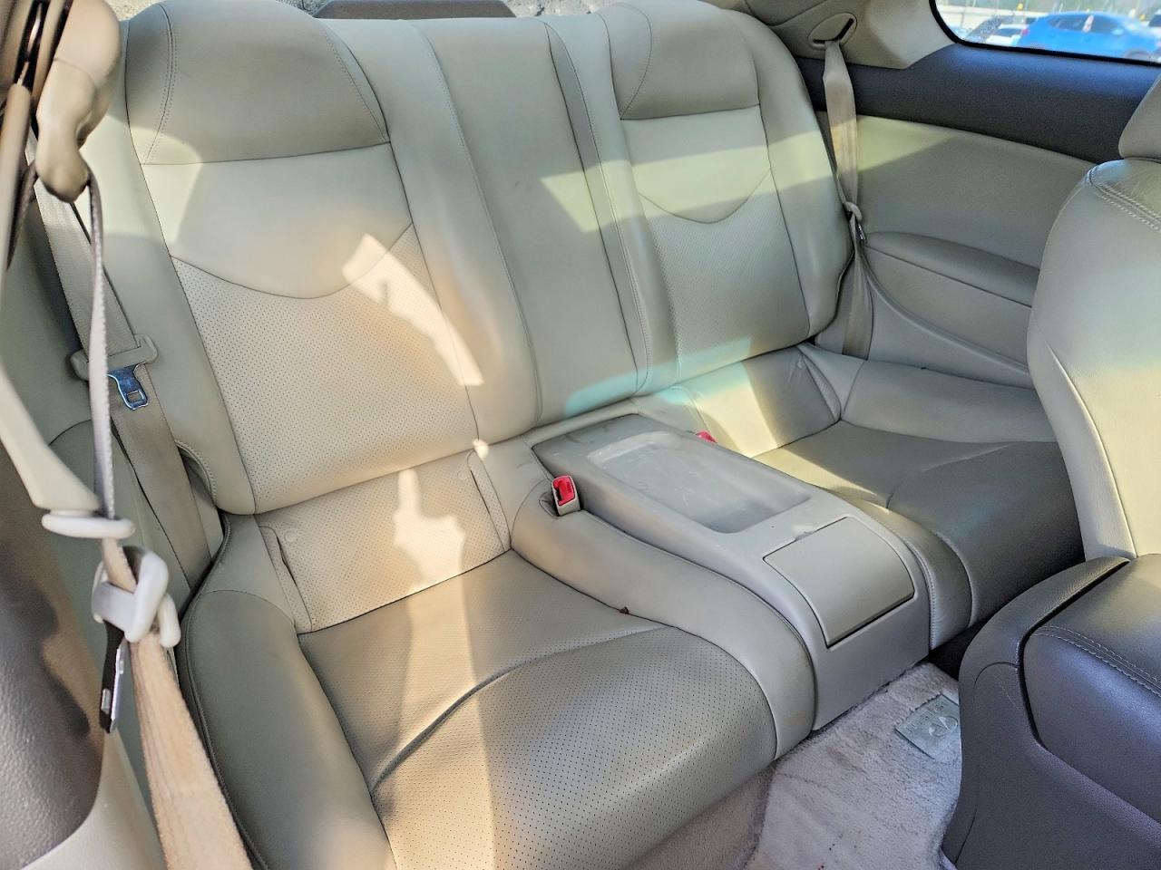2011 INFINITI G37