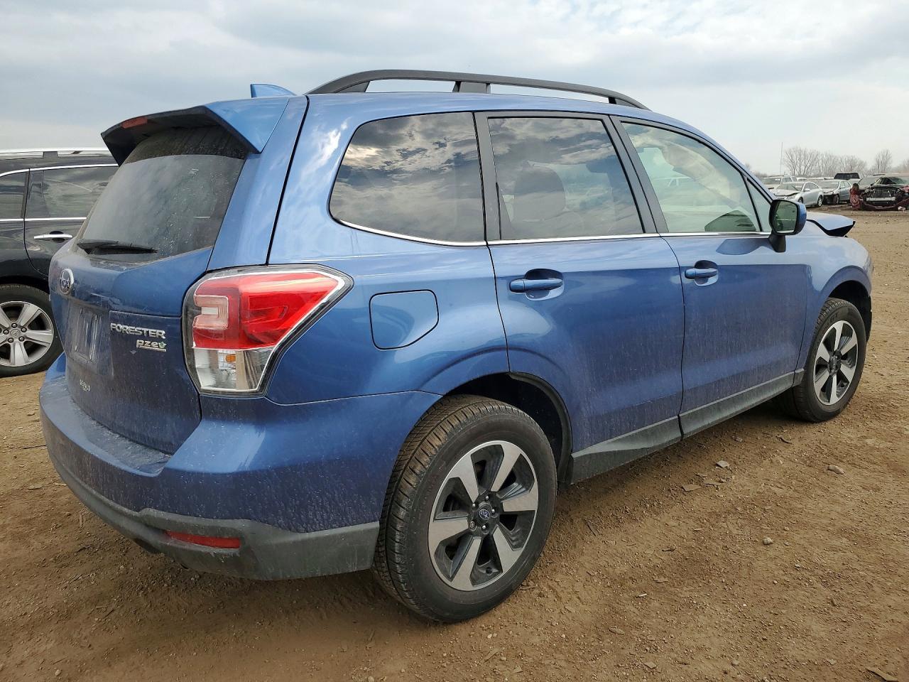 2017 SUBARU FORESTER