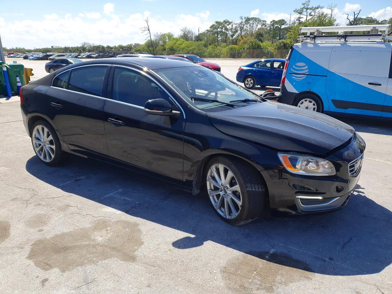 2017 VOLVO S60