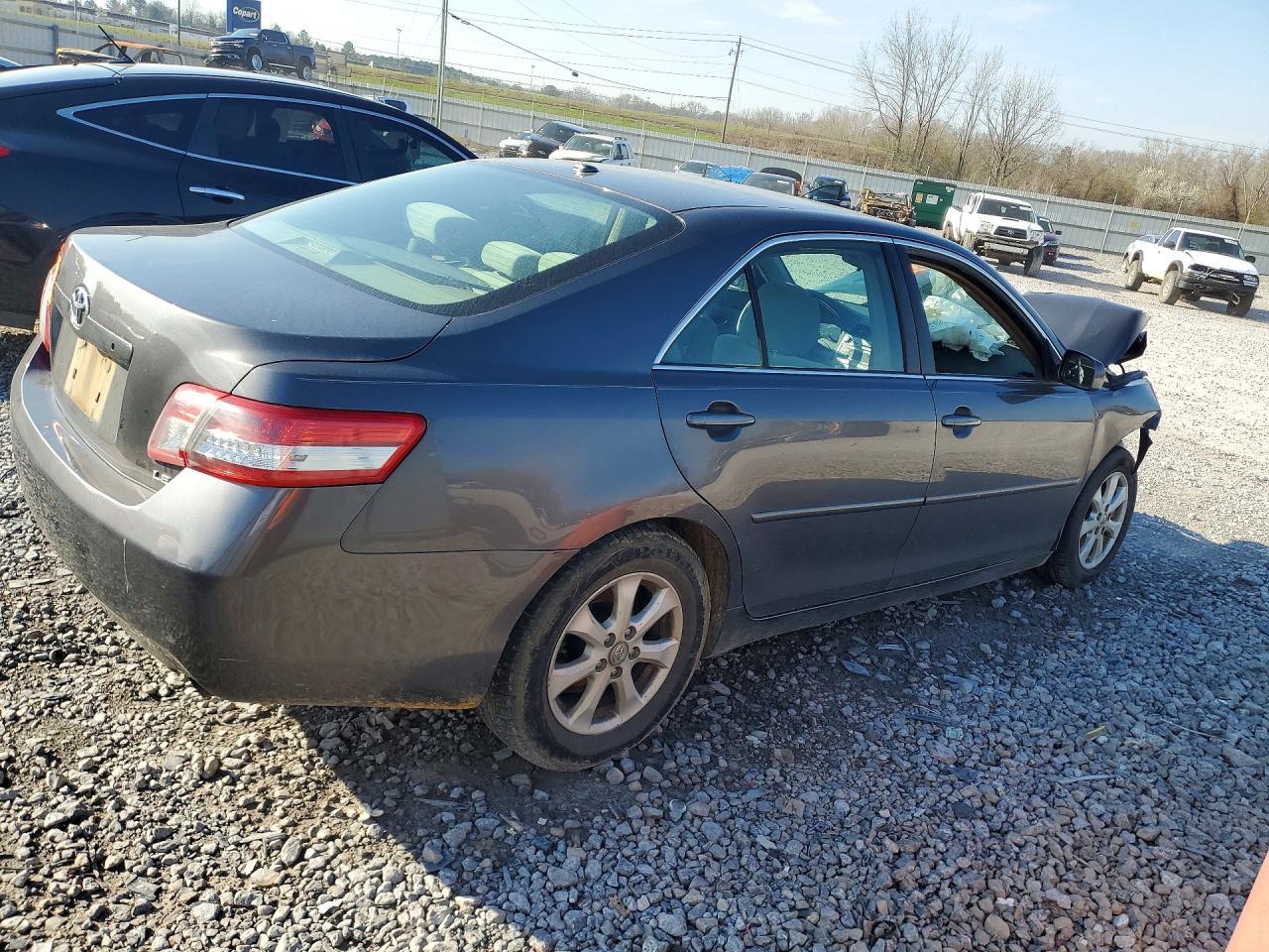 2011 TOYOTA CAMRY