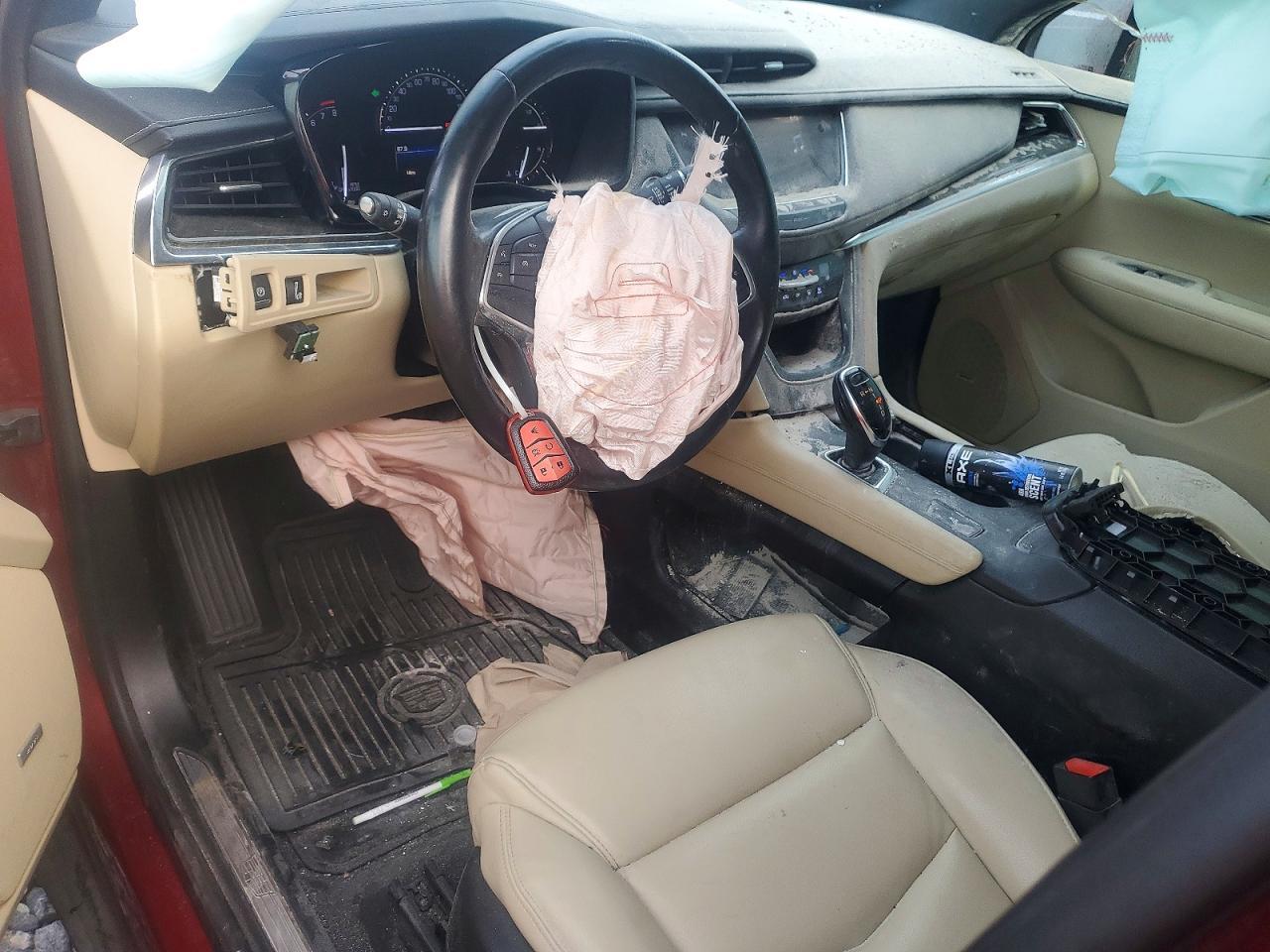 2017 CADILLAC XT5