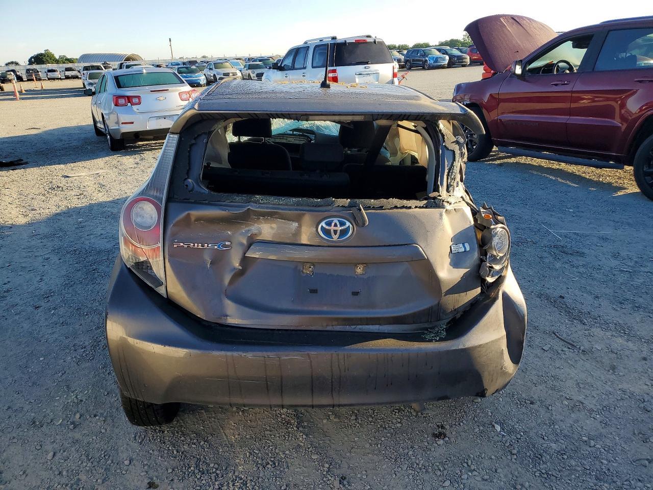 2014 TOYOTA Prius c